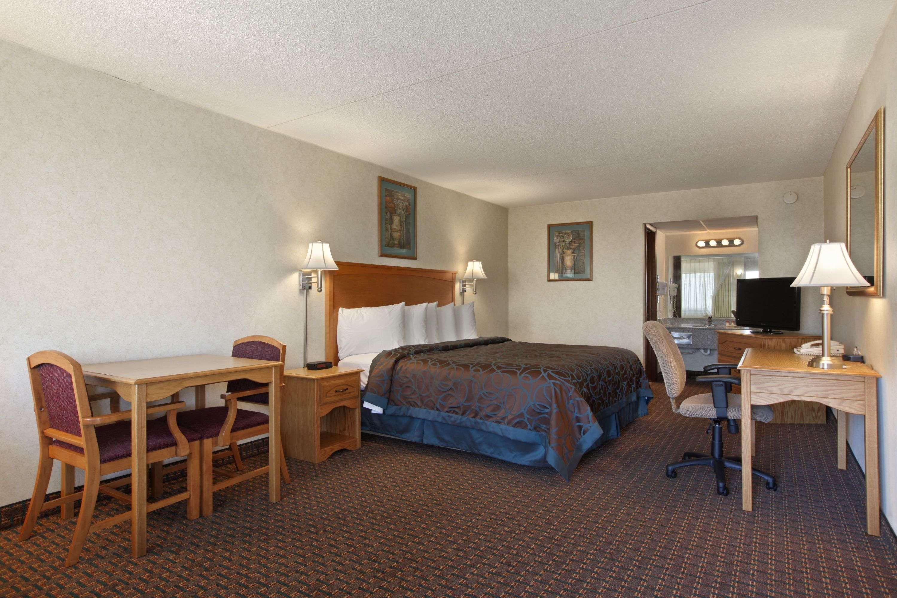 Days Inn By Wyndham Salina South Kültér fotó