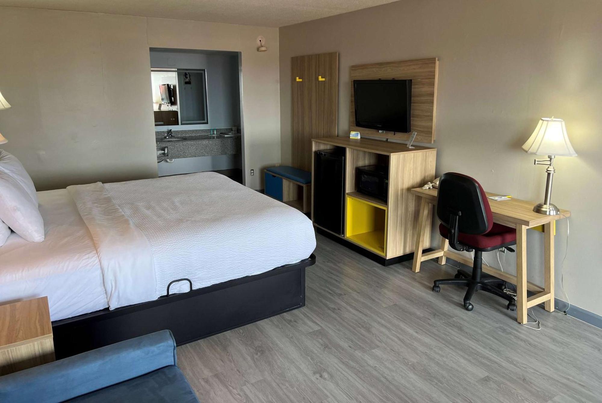 Days Inn By Wyndham Salina South Kültér fotó